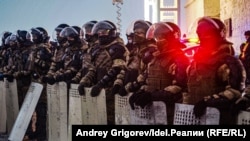 Полицейские во время протестов 23 января, Казань