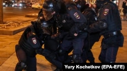 Задержание на акции протеста в Москве, 2 февраля 2021 года 