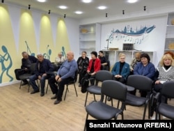 Бишкектеги Таштан Эрматов атындагы музыкалык-педагогикалык институттун Музыкалык билим берүү бөлүмүнүн мугалимдери.