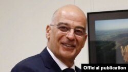 Министерот за надворешни работи на Грција Никос Дендиас