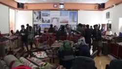 نمایشگاه تولیدات محلی نمد و گلیم در بامیان