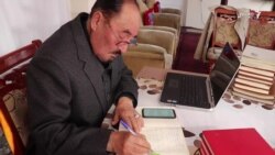 تاریخ می‌نویسد اما از امواج رادیو آزادی