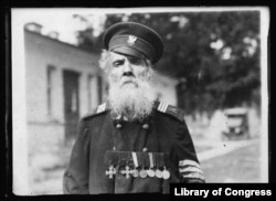 Un bătrân soldat polonez, Varșovia, în 1920.