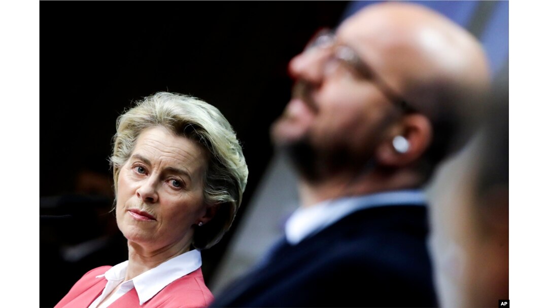 Ursula von der Leyen și Charles Michel