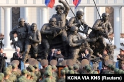Ukraynaya qarşı müharibədə Rusiya tərəfində döyüşərək həlak olmuş Şimali Koreya hərbçilərinin Pxenyandakı Memorial Muzeyi.