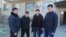 Уволившиеся сотрудники полиции (слева направо): Кали Айнаханов, Фархат Жармаганбетов, Берик Бейсекеш и Адильхан Толесбаев. Актау, 13 марта 2015 года.