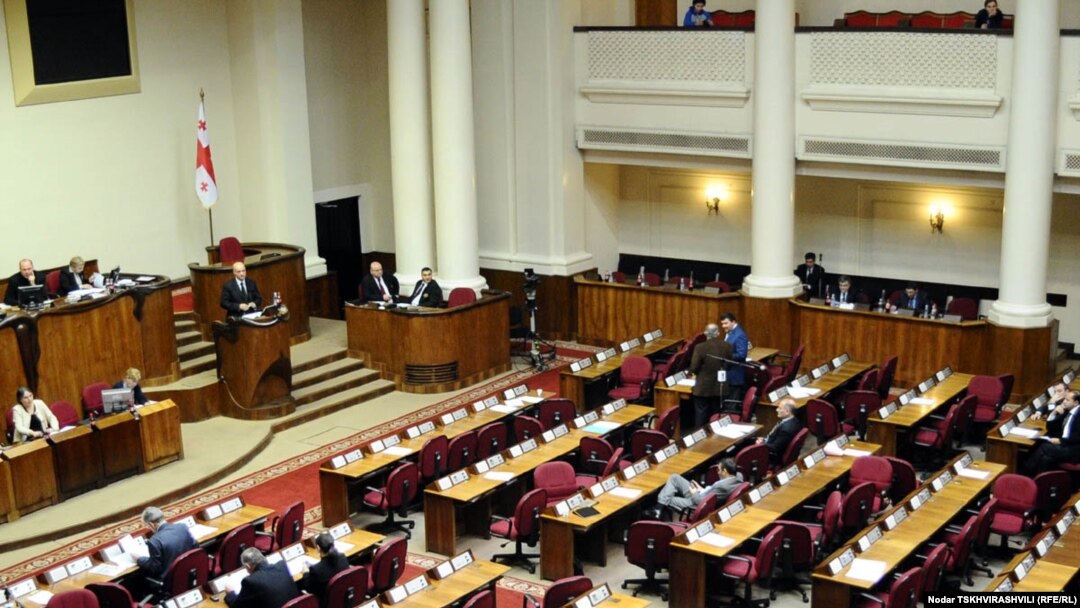 Парламент Грузии принял новый Избирательный кодекс. Авторы поправок заявляют, что постарались учесть все рекомендации местных и зарубежных экспертов