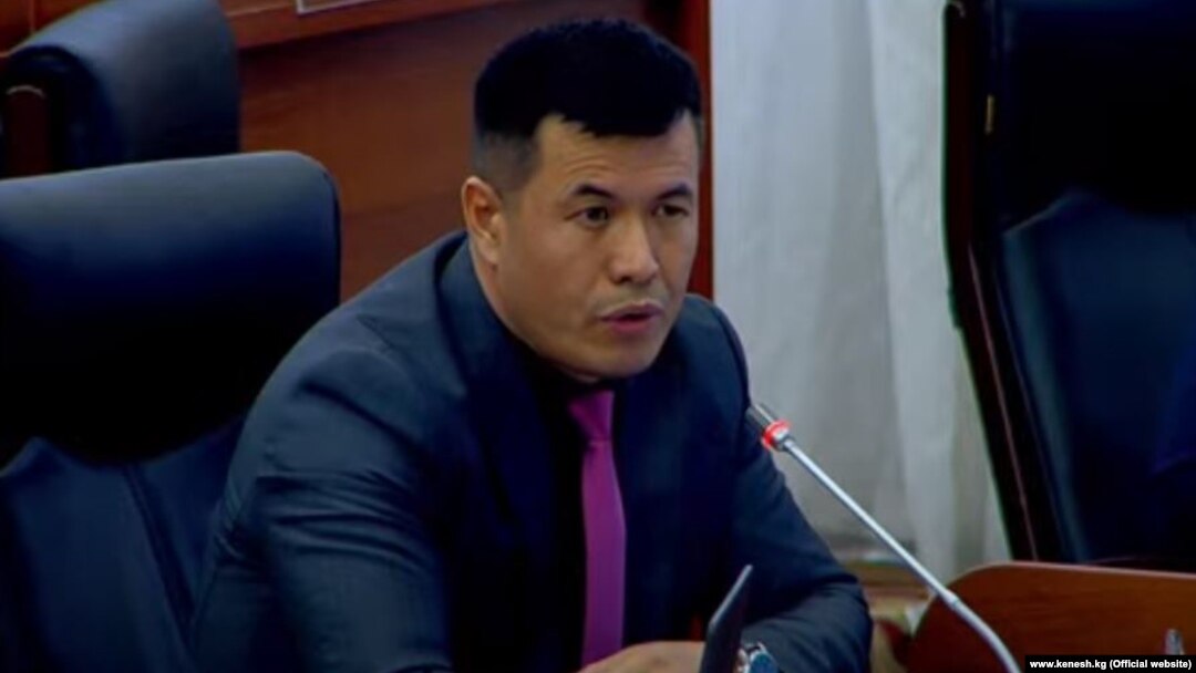 Депутат Омурбек Бакиров.