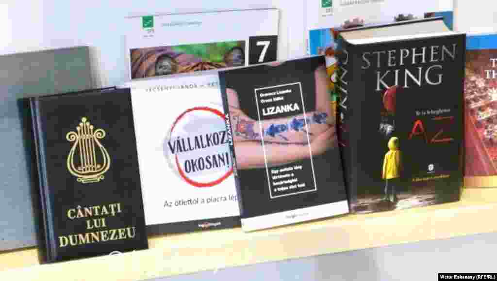 O tipografie din Ungaria își prezintă cărțile tipărite...