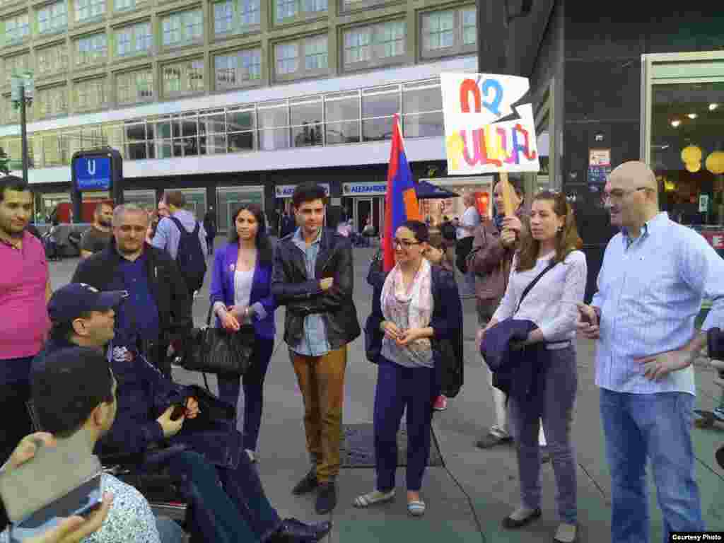 Berlin action for Erevan protestors