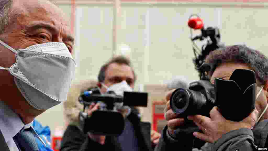 ИТАЛИЈА - Стотици наводни членови на најмоќната италијанска мафија денеска станаа дел од најголемиот судски процес за организиран криминал во земјата во изминативе 30 години. Денеска почнува судскиот процес против 355 осомничени членови на таканаречениот криминален синдикат во кои се вмешани политичари, адвокати и бизнисмени во јужниот регион Калабрија.
