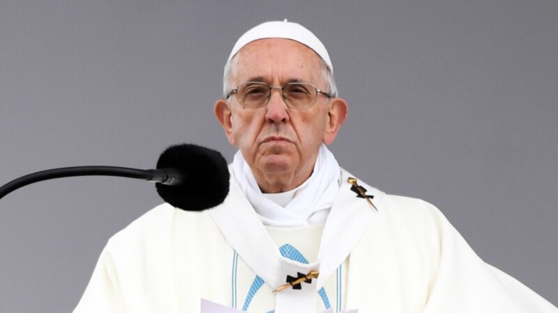 Папата расчинил двајца бискупи поради сексуална злоупотреба на малолетници
