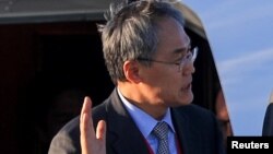 South Korean Ambassador to Russia Woo Yoon-keun says that he expects the issue to be "definitively" resolved within the next day or so. (file photo)