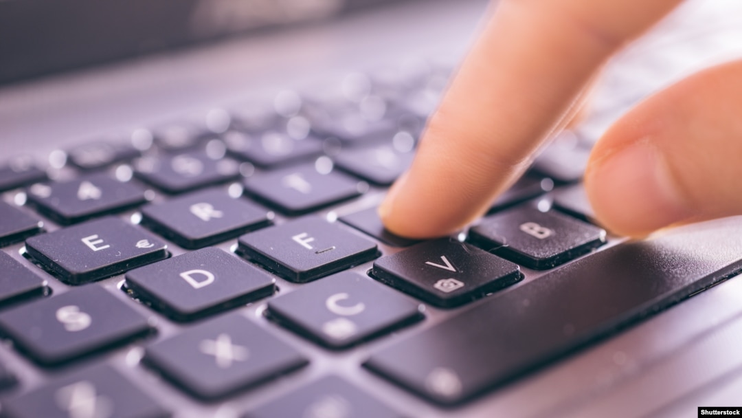 Ларрі Теслер винайшов комбінації «Ctrl+V», «Ctrl+С» та «Ctrl-X» на комп’ютерній клавіатурі