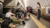 Az utóbbi hetekben számos igen intenzív csapássorozatot mért az orosz hadvezetés az ukrán fővárorsra. Kijev metróhálózata ezek idején háborús óvóhelyként is funkcionál