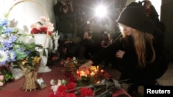 Цветы на месте теракта в Минске. 16 марта 2012 г
