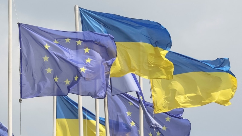 EU Presses Ukraine On Reforms As Funding And Membership Prospects Hang In Balance