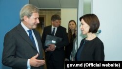 Comisarul european Johannes Hahn la întîlnirea cu premierul Maia Sandu la Bruxelles, 3 iulie 2019