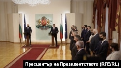  Служебното държавно управление на Стефан Янев поставя клетва пред президента Румен Радев, 12 май 2021 година 