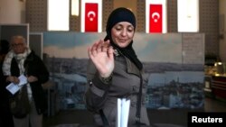 Alegerile de astăzi într-o moschee din Amsterdam...