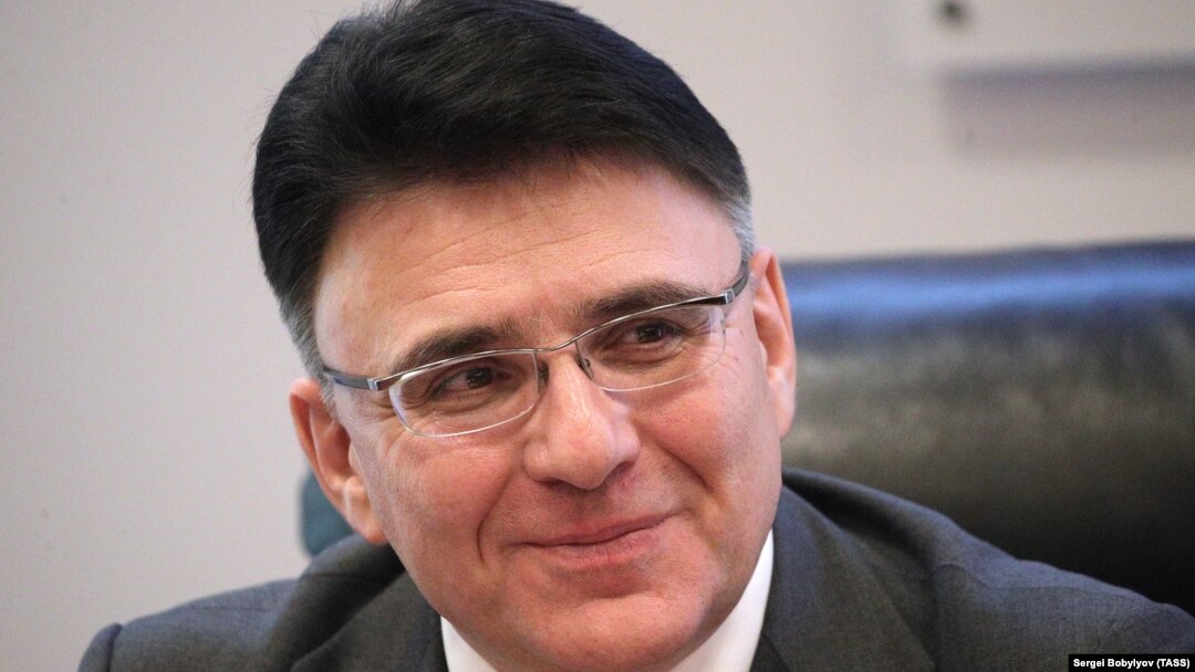 Александр Жаров