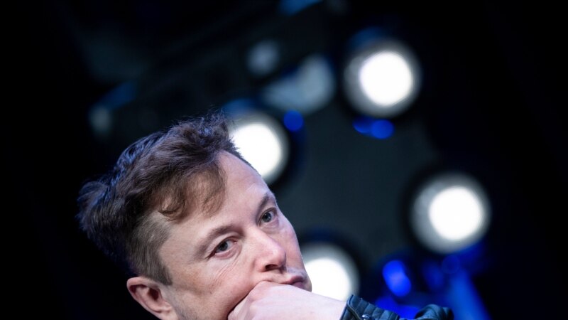 Elon Musk kërcënon me heqje dorë nga blerja e Twitter-it
