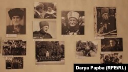 На выставке представлено более 100 фотографий, охватывающих период с 1927 года по настоящее время