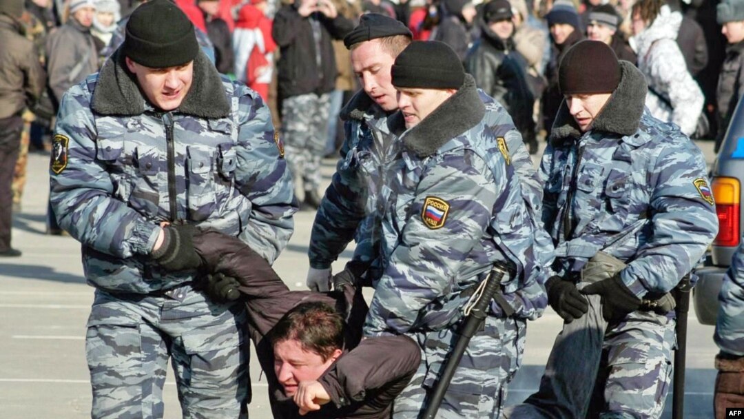 Местные правоохранители сваливают вину за репрессии на приглашенных московских коллег