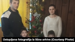 Ilija i Marina Kozarić sa djecom