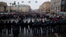 «Силовики просто избивали людей». Протесты в Петербурге