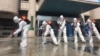 Карэйскія вайскоўцы праводзяць дэзынфэкцыю ў муніцыпалітэце гораду Тэгу, 2 сакавіка 2020