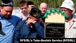 Az egyik halálos áldozat temetése Kazanyban, 2021. május 13-án
