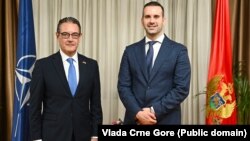 Турскиот амбасадор Бариш Калкаван и црногорскиот премиер Милојко Спајиќ, ноември 2023 година.