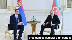 Azərbaycan prezidenti İlham Əliyev (sağda) və Serbiya prezidenti Aleksandar Vucic 