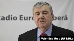 Mircea Snegur, în studioul Europei Libere, iunie 2011