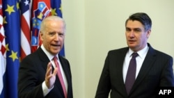 Joe Biden, tada kao potpredsjednik SAD, i Zoran Milanović, tadašnji premijer Hrvatske, na samitu država Zapadnog Balkana u Zagrebu 25. studenog 2015. godine.
