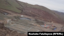 Вид на Човдарскую шахту, апрель 2012