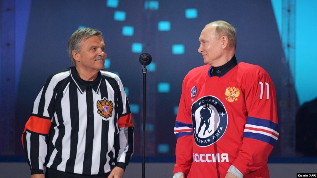 Рене Фазель и Владимир Путин на открытии гала-матча Ночной хоккейной лиги, Сочи, май 2021 года
