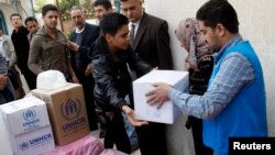 Njerëzit e zhvendosur në provincën Anbar marrin ndihma nga UNHCR