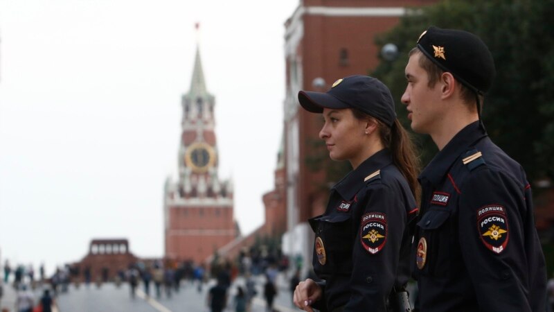 В Москве из-за звонков с угрозами эвакуированы 15 тысяч человек 