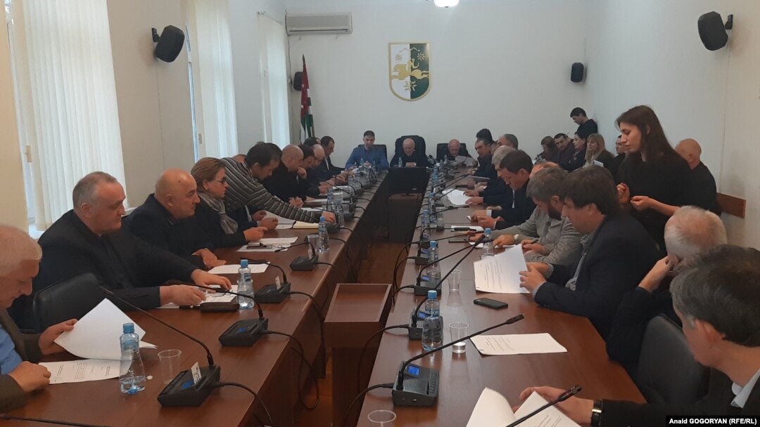 Депутаты проголосовали единогласно за два постановления
