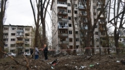 Наслідки російського повітряного удару по жиловому району Києва. Україна, 16 квітня 2026 року