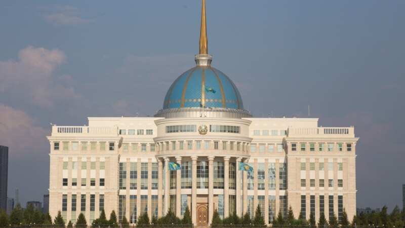 Назарбаев временно отстранил от должности посла Казахстана в Узбекистане 