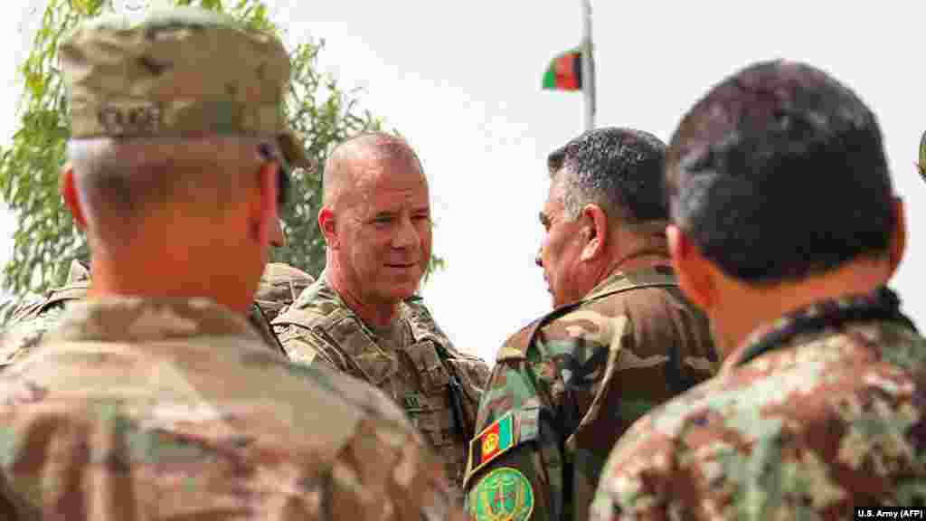САД - Пентагон за прв пат објави дека американскиот генерал Џефри Смајли бил ранет во нападот во авганистанската провинција Кандахар на 18 октомври кога загинале двајца високи авганистански претставници.