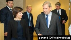 Maia Sandu în cadrul unei vizite la Bruxelles unde s-a întâlnit cu comisarul european Johannes Hahn, iulie 2019