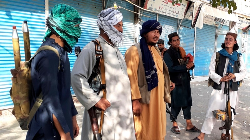 راپورونه: د کندهار، هلمند، هرات، بادغیس او غور مرکزونه طالبانو ونیول