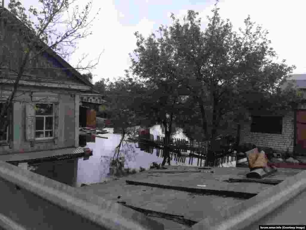 Затопленные дома в Благовещенеске - фотография пользователя Евгения Ищенко с сайта&nbsp;амур.инфо