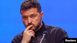На даний час петиція зібрала майже 5700 підписів. Для того, щоб її розглянув президент, потрібно зібрати 25 тисяч голосів до 27 листопада