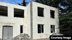 ფოტო არქივიდან: ერთ-ერთი საგანმანათლებლო დაწესებულება, რომლის რეაბილიტაციაც „ლაგი კაპიტალს“ უნდა ჩაეტარებინა.