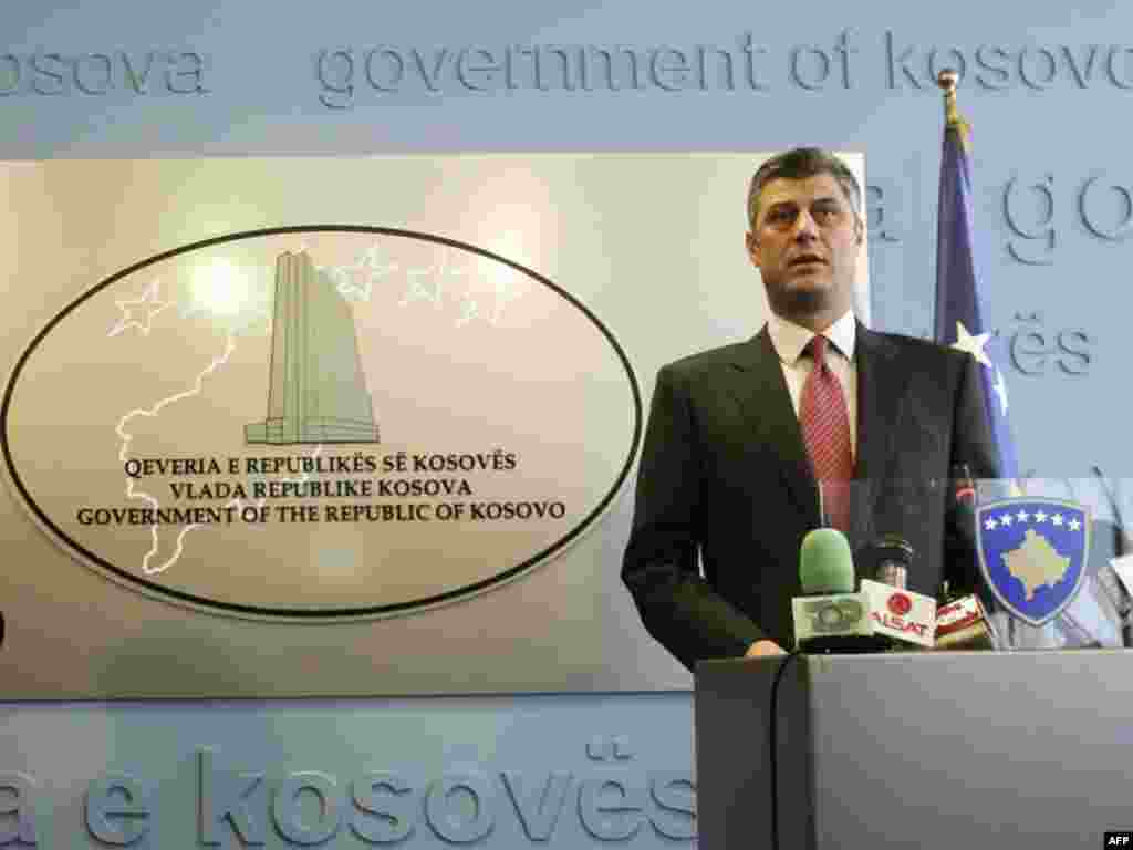 4 maj '09 - Kryeministri i Kosovës, Hashim Thaçi, u ka bërë thirrje publike të gjithë personave të zhvendosur, sidomos atyre serbë, që të kthehen në shtëpitë dhe pronat e tyre. Thaçi i kishte bërë thirrje edhe Beogradit, që të ndikojë pozitivisht në procesin e kthimit të serbëve që aktualisht janë të strehuar në Serbi. 